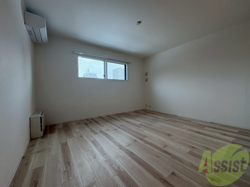 居室・リビング　広々としたリビングですね。使い勝手がよさそうですね！