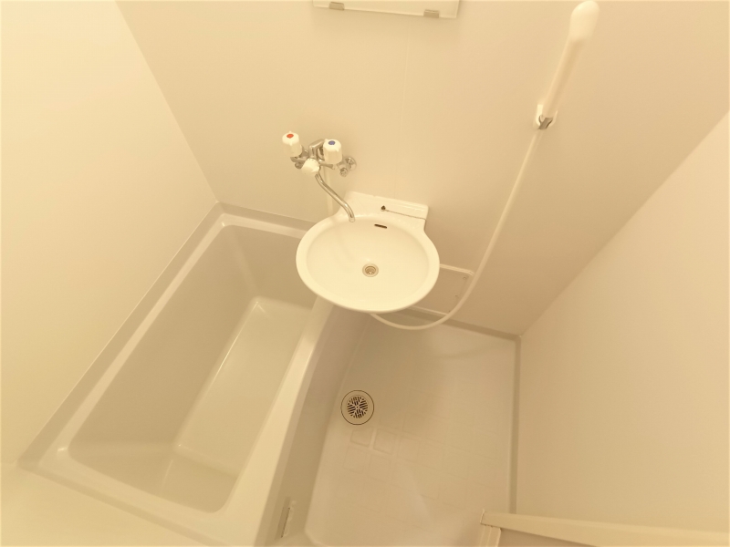 バス・シャワールーム　浴槽スペースです。