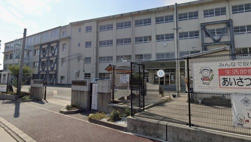 中学校　福岡市立那珂中学校（中学校）まで825m