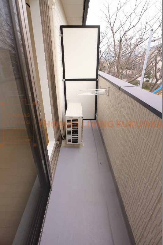 バルコニー　洗濯物も充分干せる広さです。