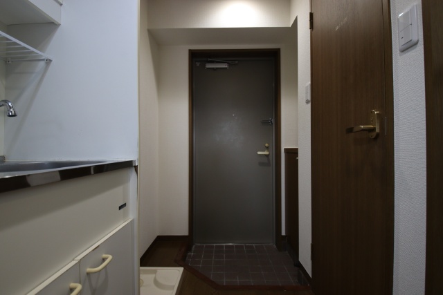 玄関　※別室の参考写真の為、現況優先です。