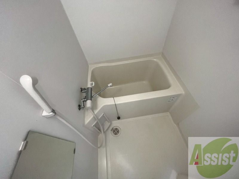 バス・シャワールーム　お風呂になります。一日の疲れを癒してくださいね。