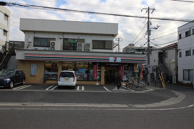 コンビニ　セブンイレブン 市川宝店（コンビニ）まで502m