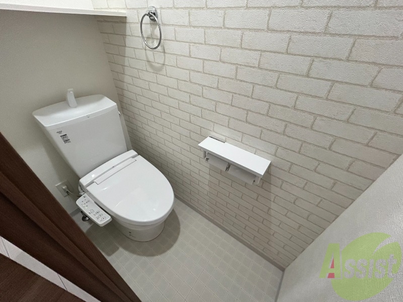 トイレ　トイレは温水洗浄便座で快適に使うことができます。