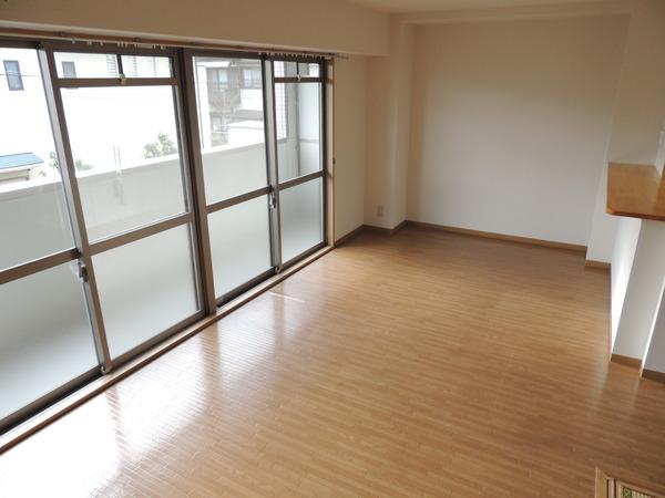 居室・リビング　※同物件別室※