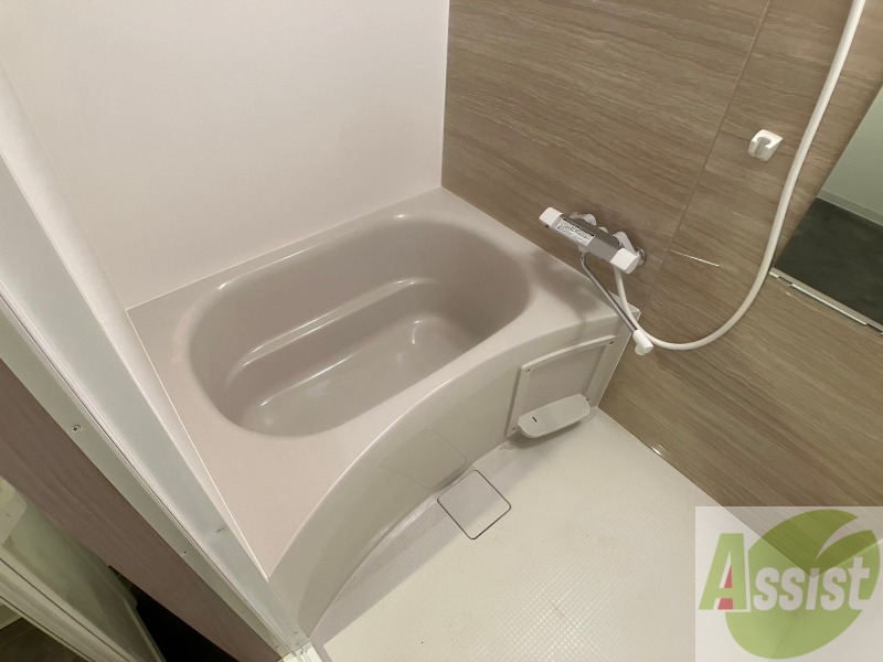 バス・シャワールーム　お風呂になります。一日の疲れを癒してくださいね。