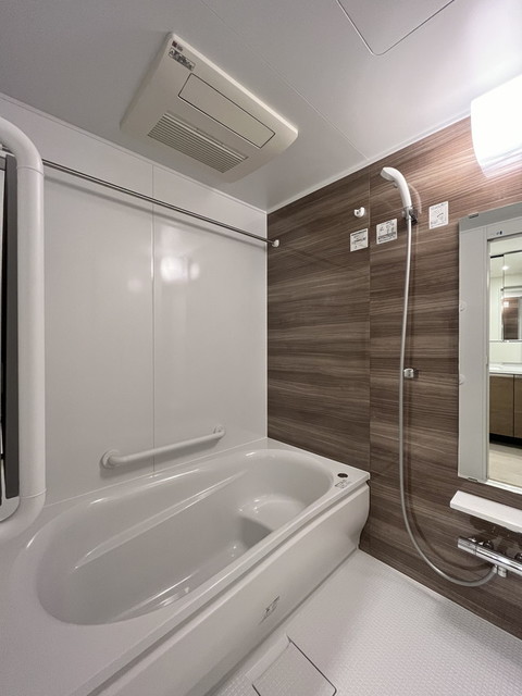 バス・シャワールーム　※写真は同タイプ住戸です。