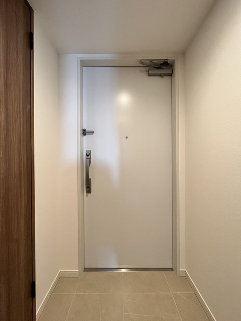 玄関　※写真は同タイプ住戸です。