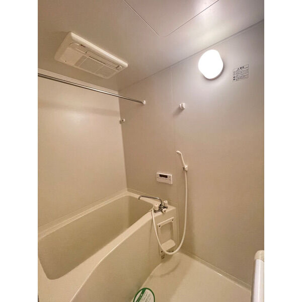 バス・シャワールーム　清潔感のある浴室です！