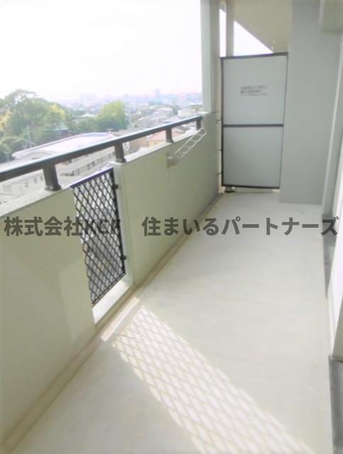 バルコニー　陽当たり良好なバルコニーです