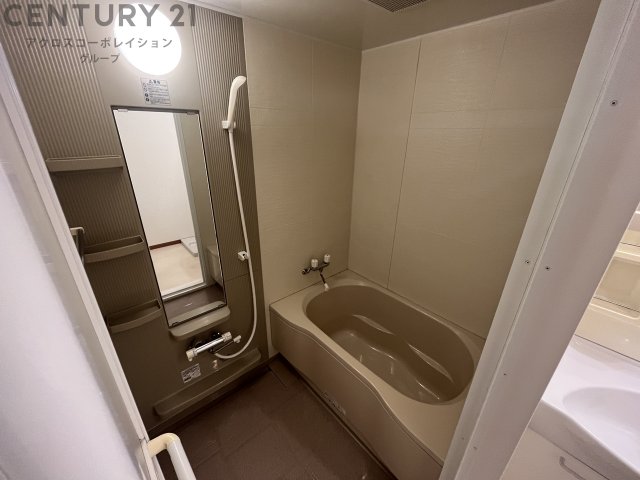 バス・シャワールーム　バストイレセパレートタイプの浴室です！