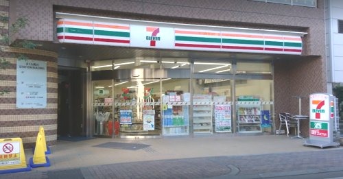 コンビニ　セブンイレブン　ＪＲさくら夙川駅前店（コンビニ）まで445m