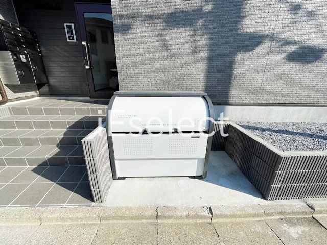 その他共有部分　敷地内ゴミ置き場があります