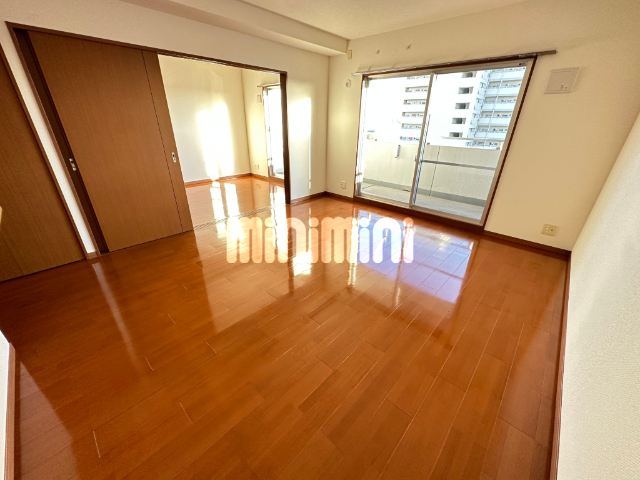 居室・リビング　１４．３帖のリビング