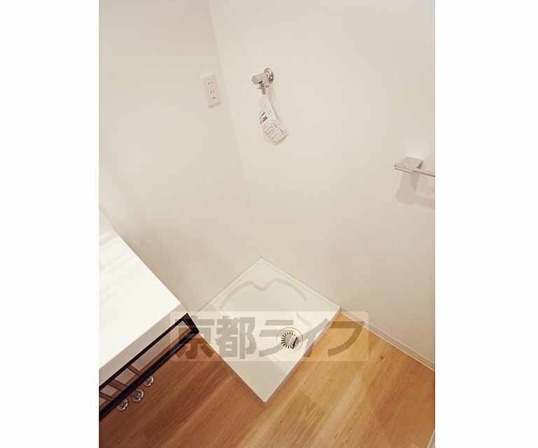 その他設備　室内に洗濯機おけます。