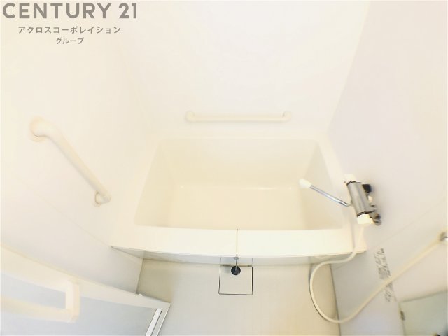 バス・シャワールーム　浴室乾燥機付きで便利です♪