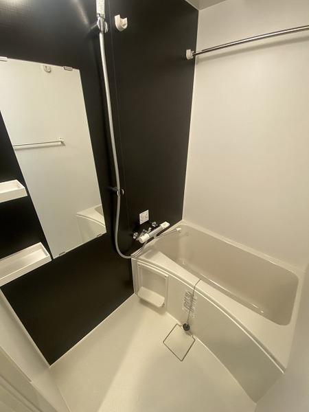 バス・シャワールーム　浴室乾燥機付き！