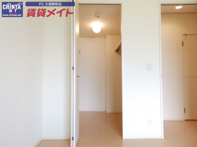 収納　同型参考写真