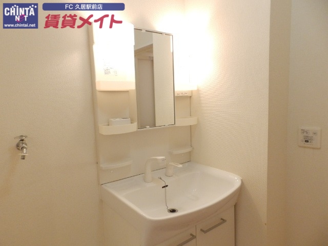洗面設備　同型参考写真