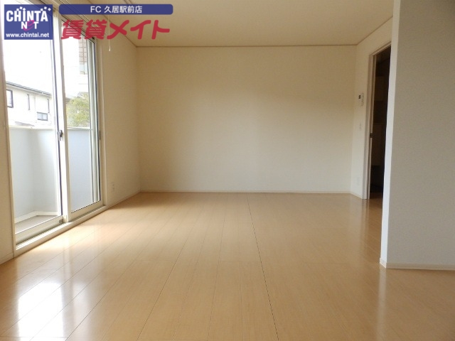 居室・リビング　同型参考写真