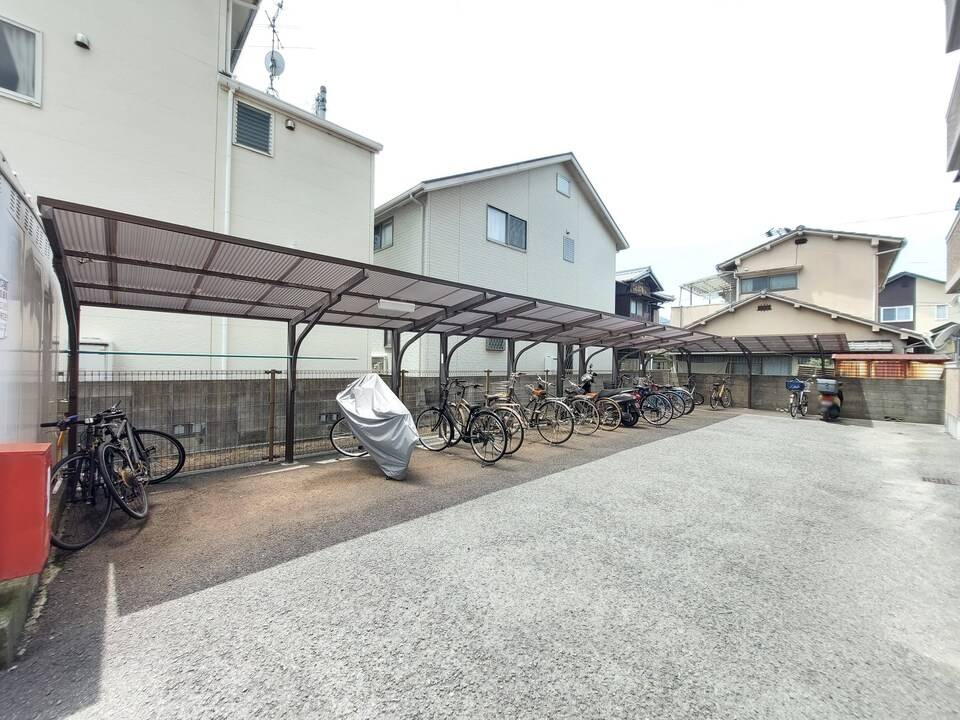駐車場　駐輪場