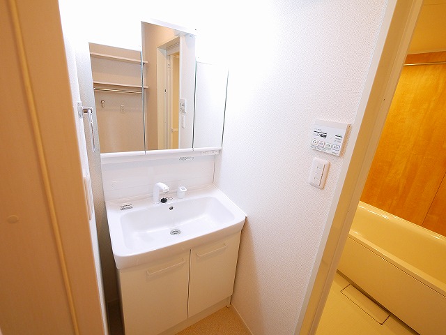 洗面設備　忙しい朝には欠かせない洗面所です