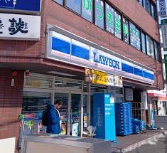 コンビニ　ローソン二十四軒1条店（コンビニ）まで371m
