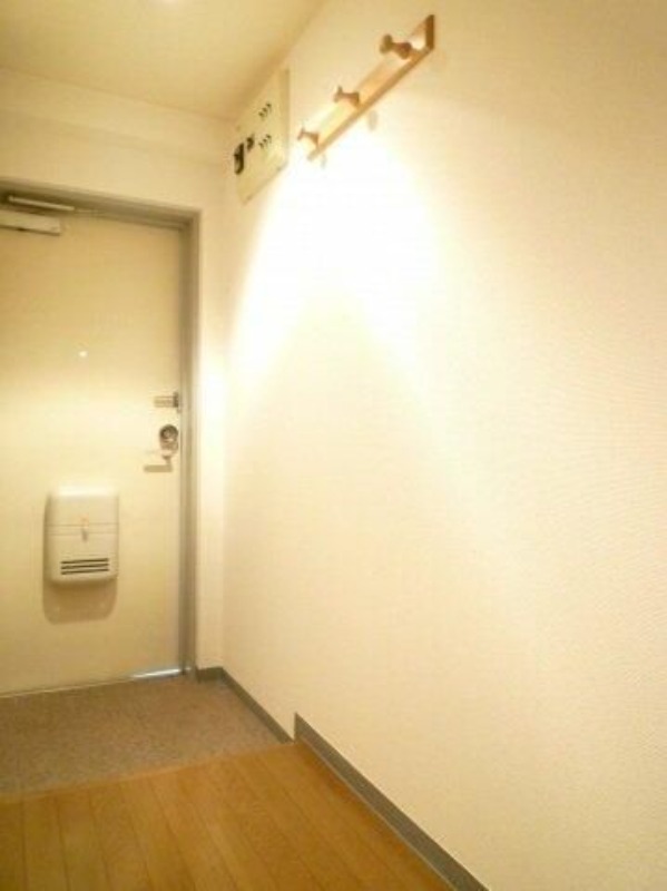 玄関　同物件別室写真