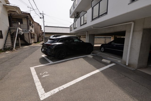 駐車場　平面駐車場　2台目も空き有