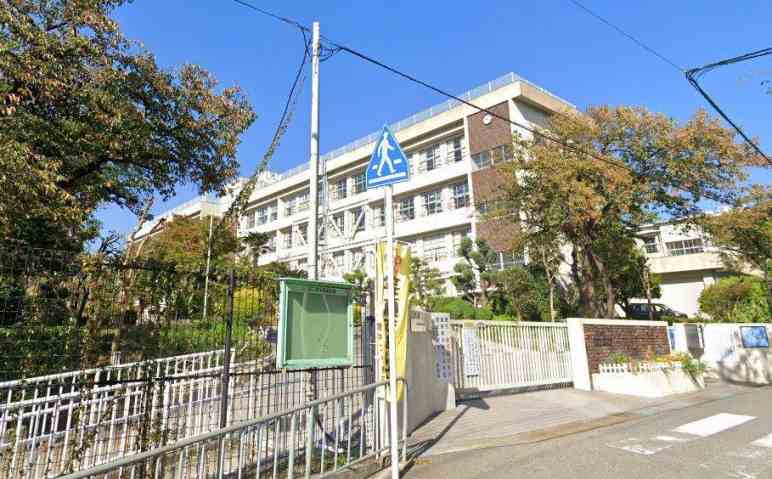 中学校　第二中学校（中学校）まで490m