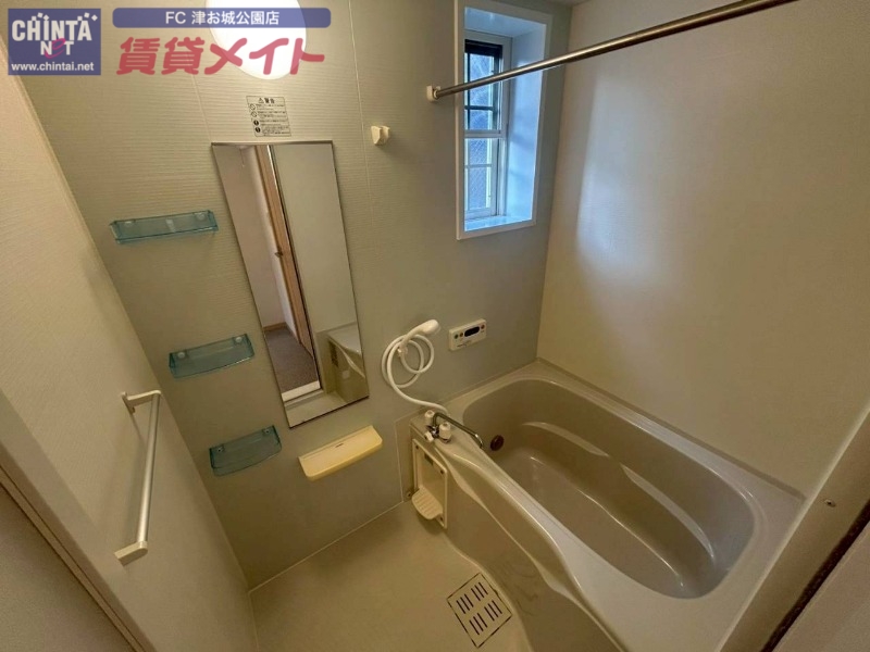 バス・シャワールーム　反転タイプ参考写真