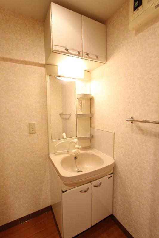 洗面設備　同タイプ別部屋写真です。現況優先となります。