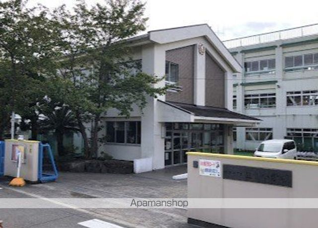 小学校　直川小学校（小学校）まで221m