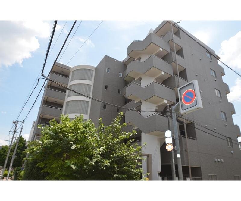 建物外観　3駅徒歩利用可能です。