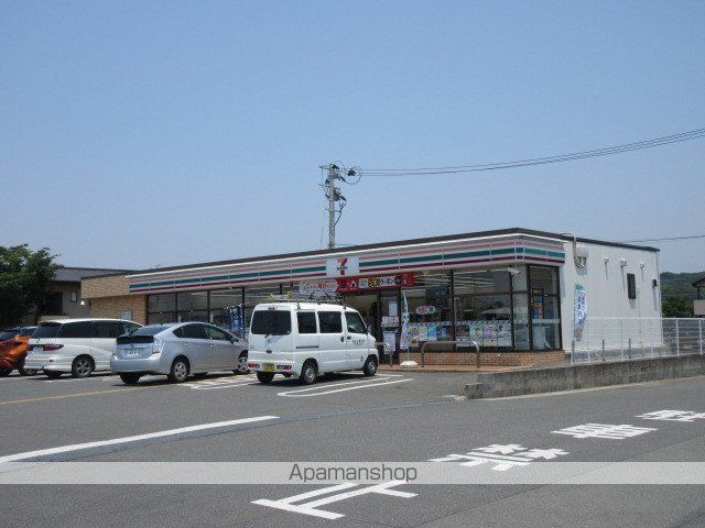 コンビニ　セブンイレブン（コンビニ）まで720m