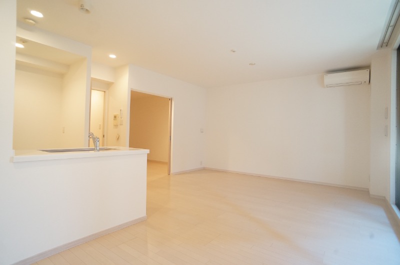 その他部屋・スペース　バルコニー側から見たお部屋♪