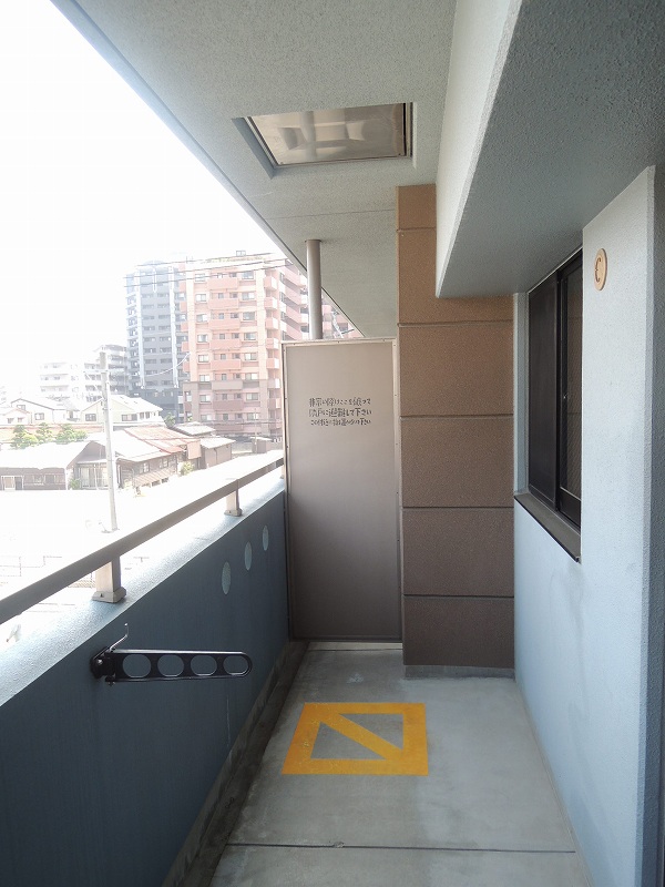 バルコニー　室内参考写真。現状優先。