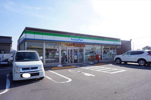 コンビニ　ファミリーマート（コンビニ）まで1662m