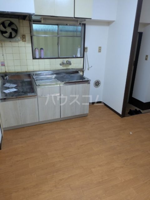 第2ニューハイム西台の居間写真