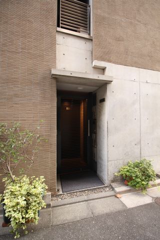華姿ビルの外観写真