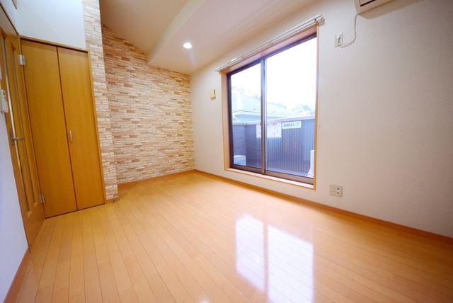 居室・リビング　※同建物他号室参考写真