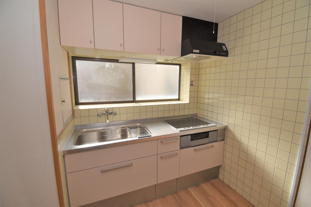 キッチン　リフォーム済みです　ＩＨヒーター付