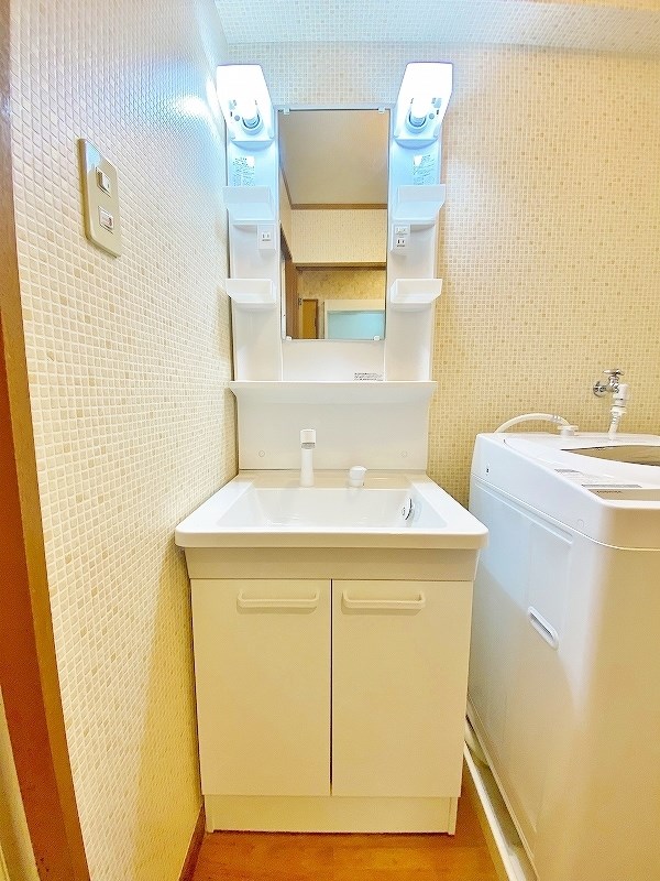 洗面設備　★シャワー付き独立洗面化粧台★