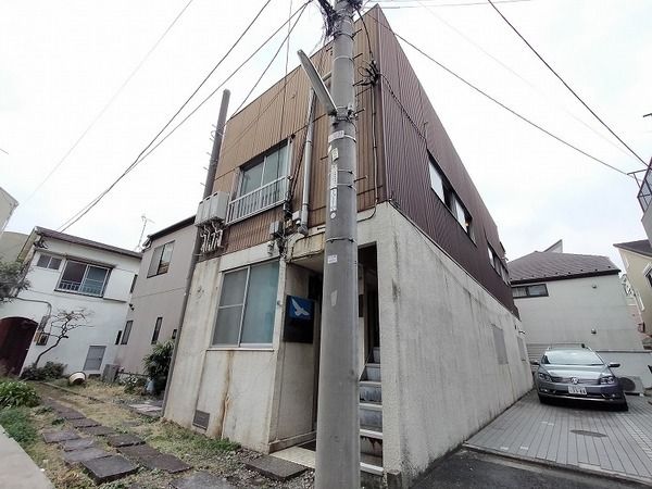 新宿区下落合のアパートの建物外観