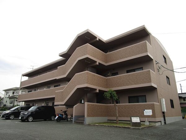 熊本市北区清水新地のマンションの建物外観