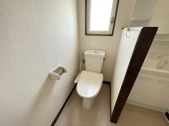 【加木屋ビル　１０２のトイレ】