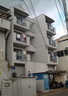 マンションシャロームの建物外観