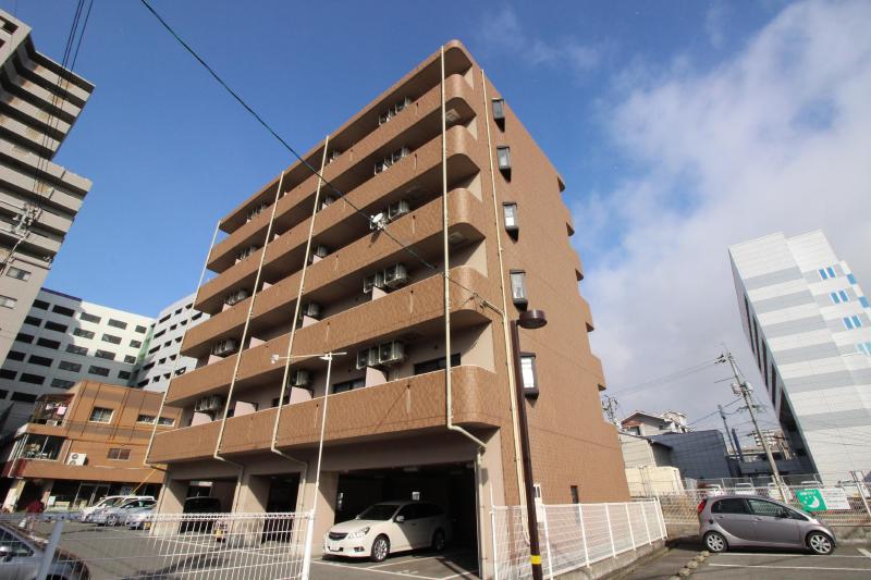 東広島市西条昭和町のマンションの建物外観