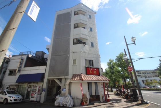 広島市中区加古町のマンションの建物外観