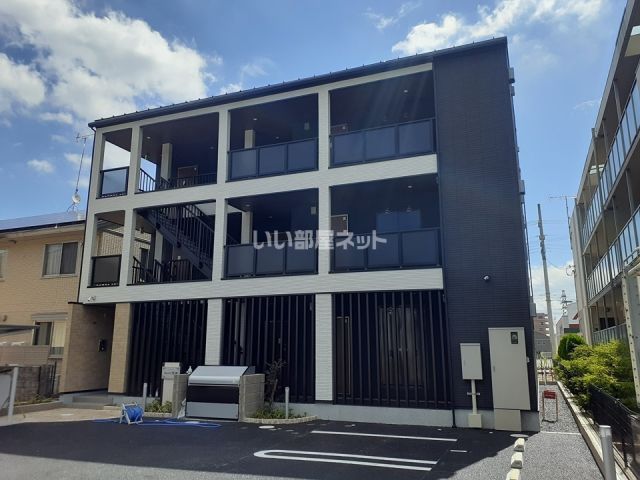 【大津市本堅田のアパートの建物外観】